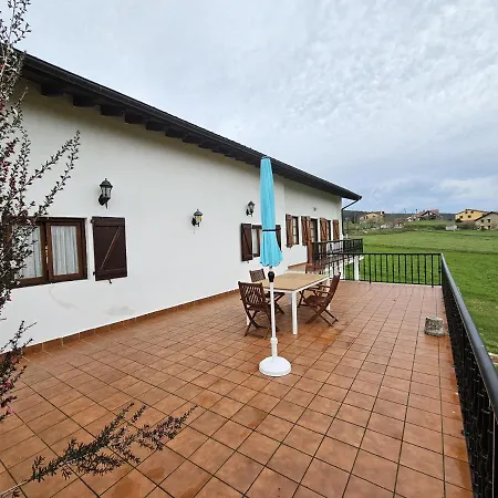 Casa Blanca Gueemes Holiday home Bareyo