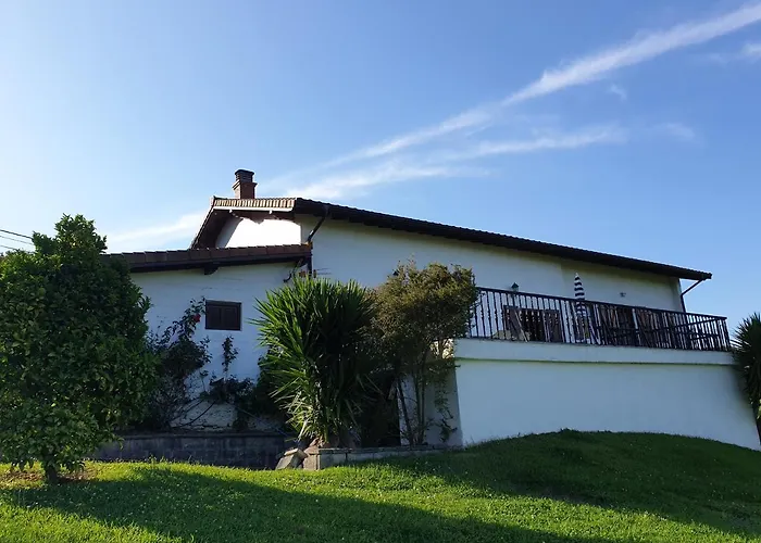 Casa Blanca Gueemes * Bareyo